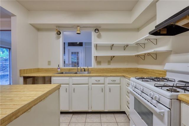 3722 Jamestown Court, Atlanta, GA 30340