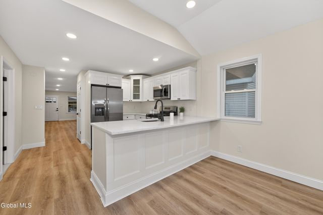 2858 Plunkett Avenue, Rotterdam, NY 12306