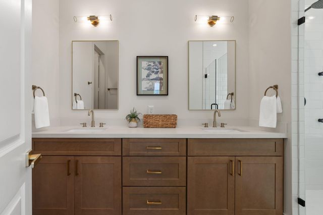 1138 W 16th Street, Houston, TX 77008