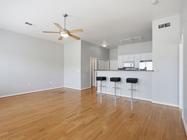 3015 Bryan Street 2F, Dallas, TX 75204