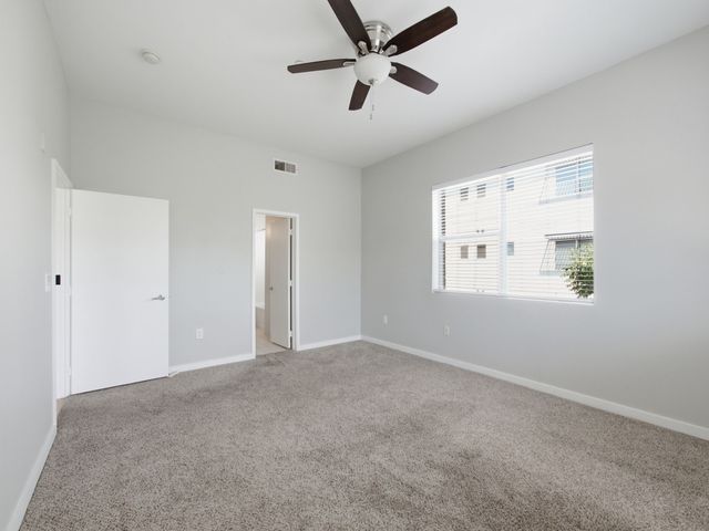 3015 Bryan Street 2F, Dallas, TX 75204