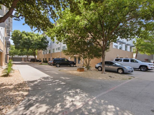 3015 Bryan Street 2F, Dallas, TX 75204