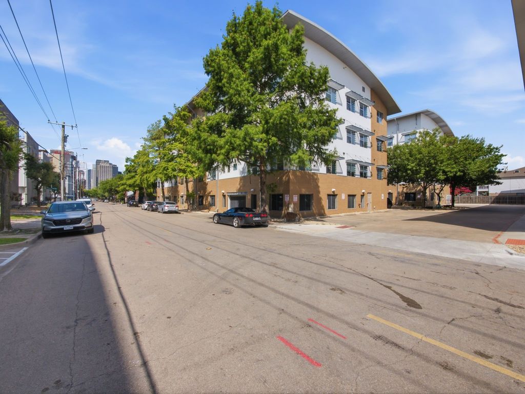 3015 Bryan Street 2F, Dallas, TX 75204