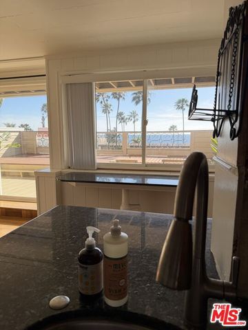 653 Ramona Avenue, Laguna Beach, CA 92651