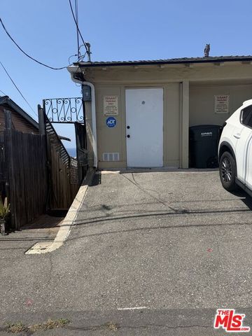653 Ramona Avenue, Laguna Beach, CA 92651
