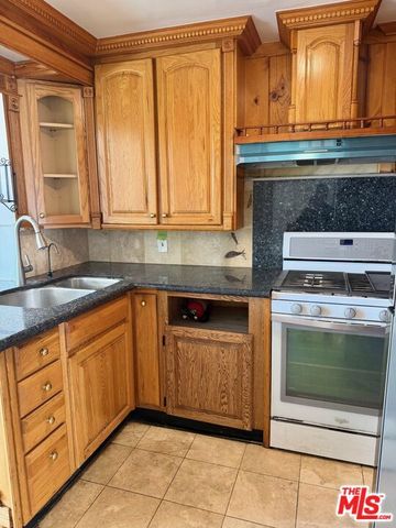 653 Ramona Avenue, Laguna Beach, CA 92651