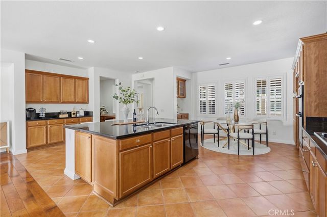 2163 Summerset, Corona, CA 92879