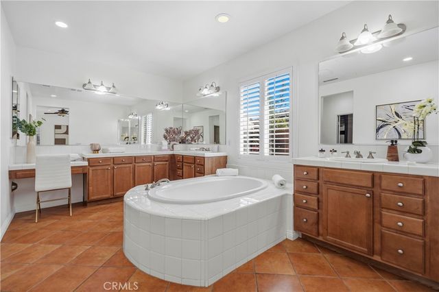 2163 Summerset, Corona, CA 92879