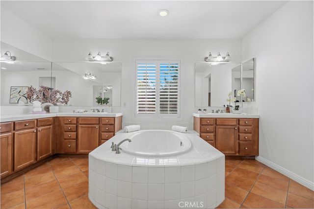 2163 Summerset, Corona, CA 92879