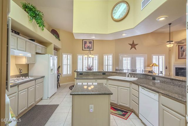 6316 FRANKLIN RED Drive, El Paso, TX 79912