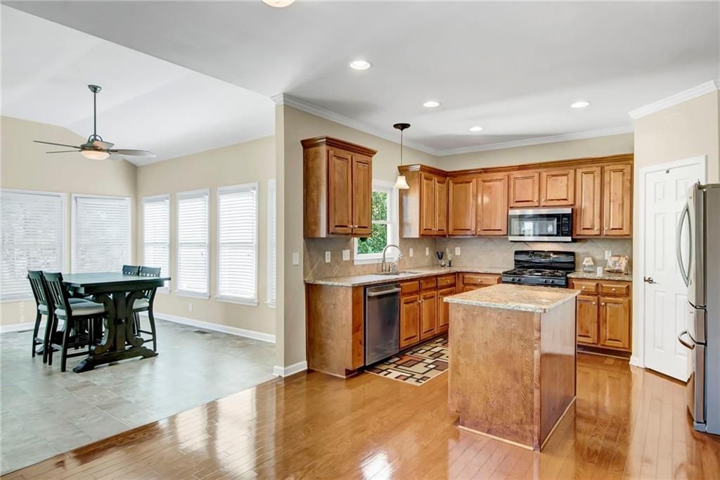 Image 12 of property listing at 538 Cape Ivey Drive, Dacula, GA 30019