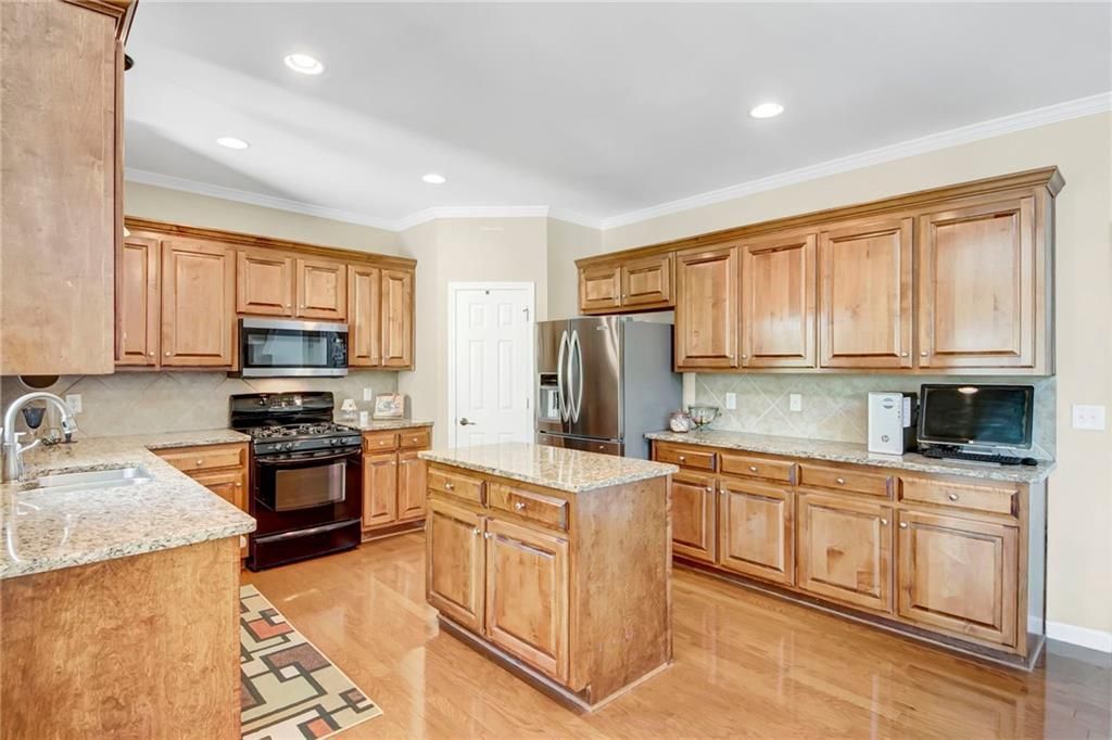 Image 13 of property listing at 538 Cape Ivey Drive, Dacula, GA 30019