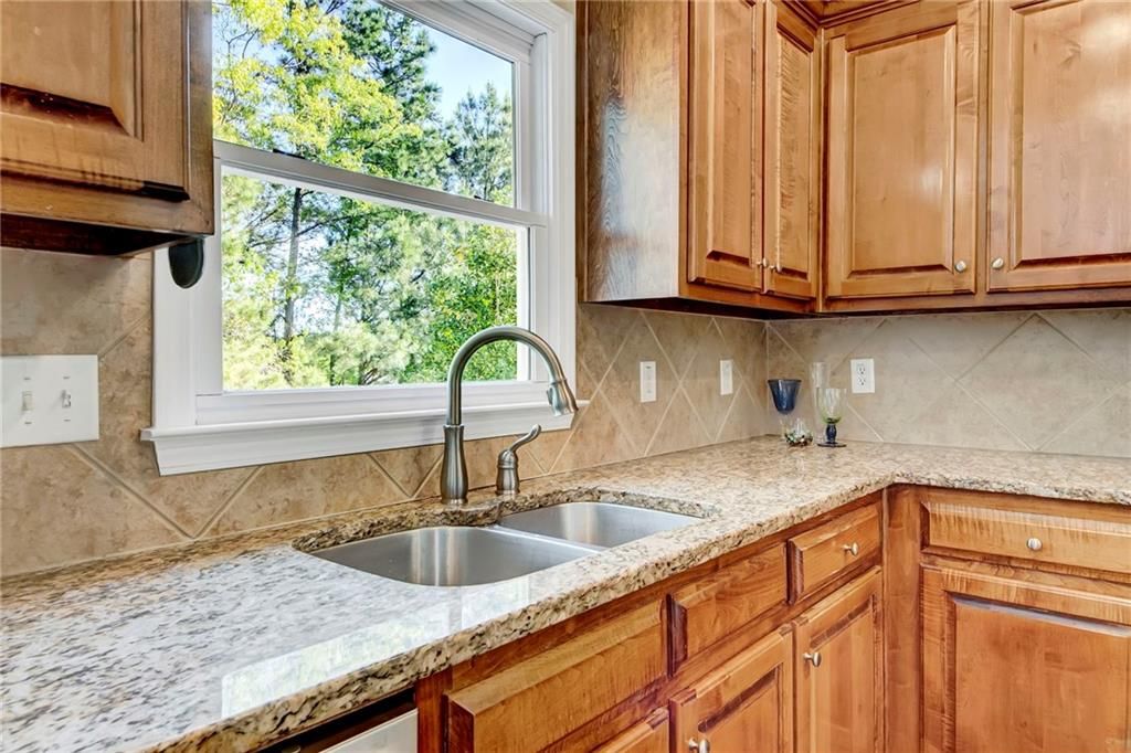 Image 14 of property listing at 538 Cape Ivey Drive, Dacula, GA 30019