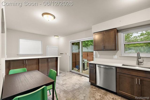 1146 Harrison Avenue, Garden City, MI 48135