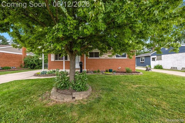 1146 Harrison Avenue, Garden City, MI 48135