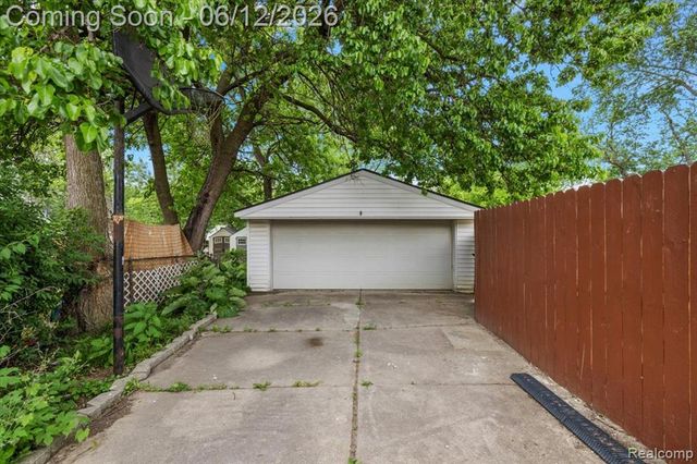 1146 Harrison Avenue, Garden City, MI 48135