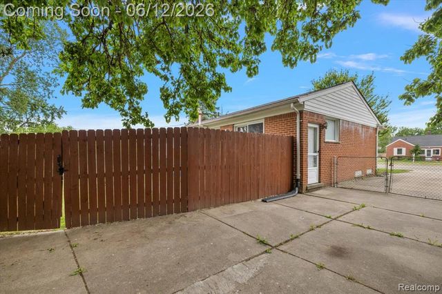 1146 Harrison Avenue, Garden City, MI 48135