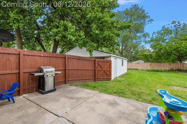 1146 Harrison Avenue, Garden City, MI 48135