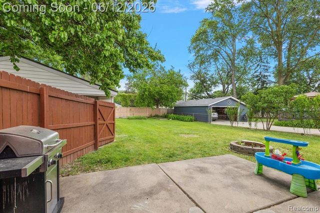 1146 Harrison Avenue, Garden City, MI 48135