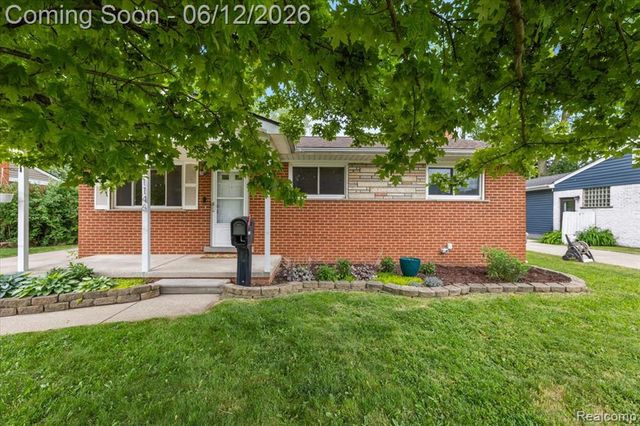 1146 Harrison Avenue, Garden City, MI 48135