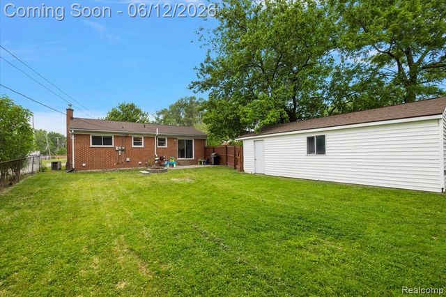 1146 Harrison Avenue, Garden City, MI 48135