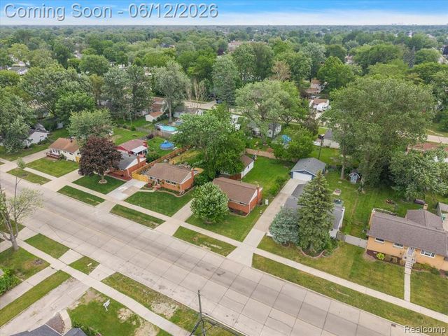 1146 Harrison Avenue, Garden City, MI 48135