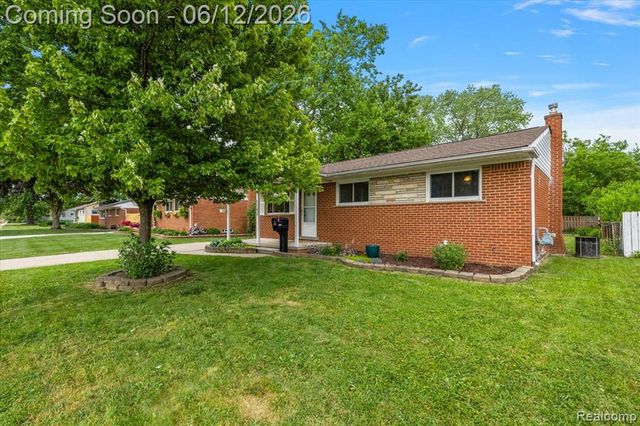 1146 Harrison Avenue, Garden City, MI 48135