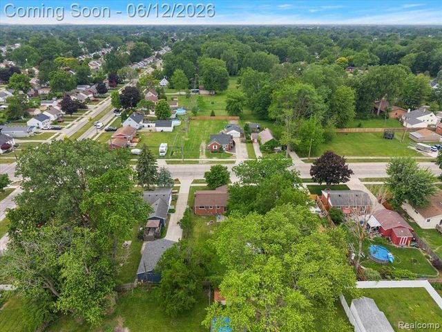 1146 Harrison Avenue, Garden City, MI 48135