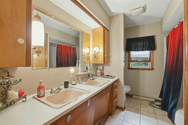 736 Lillian Street, Holland, MI 49424