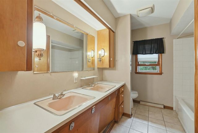 736 Lillian Street, Holland, MI 49424