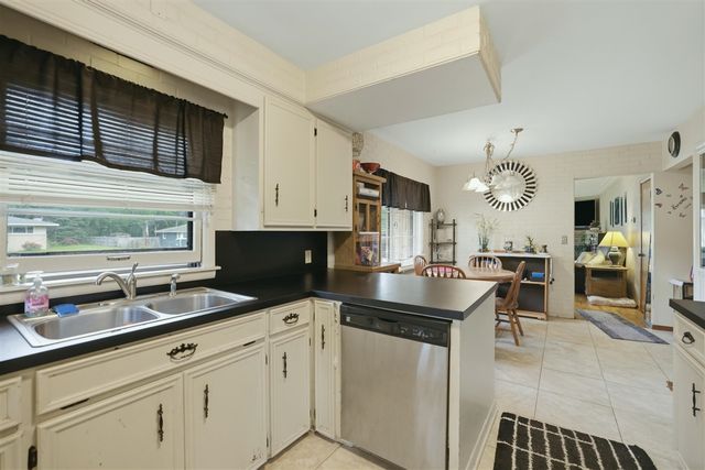 736 Lillian Street, Holland, MI 49424
