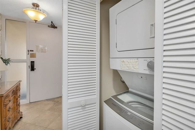 201 Neptune Road 255, St Simons Island, GA 31522