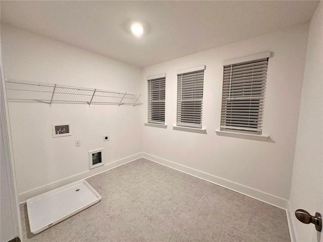 537 Hyde Ridge Trail, Loganville, GA 30052