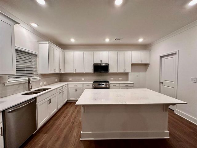 537 Hyde Ridge Trail, Loganville, GA 30052