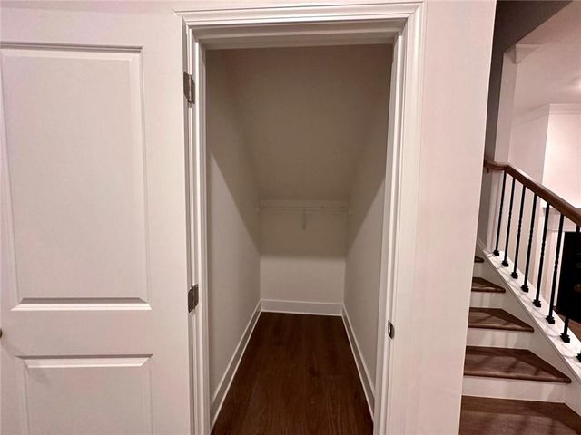 537 Hyde Ridge Trail, Loganville, GA 30052