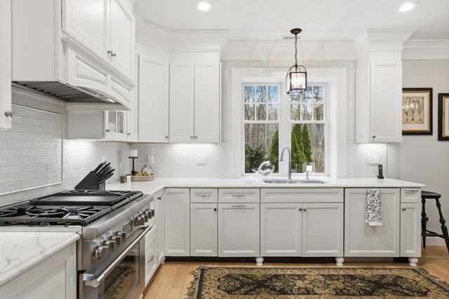 6 Courtney Dr, Newbury, MA 01922