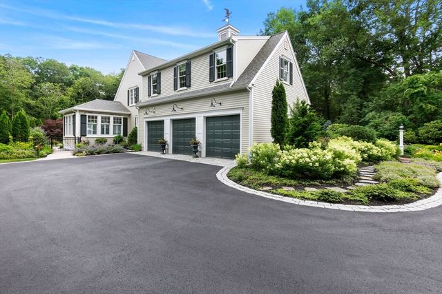 6 Courtney Dr, Newbury, MA 01922