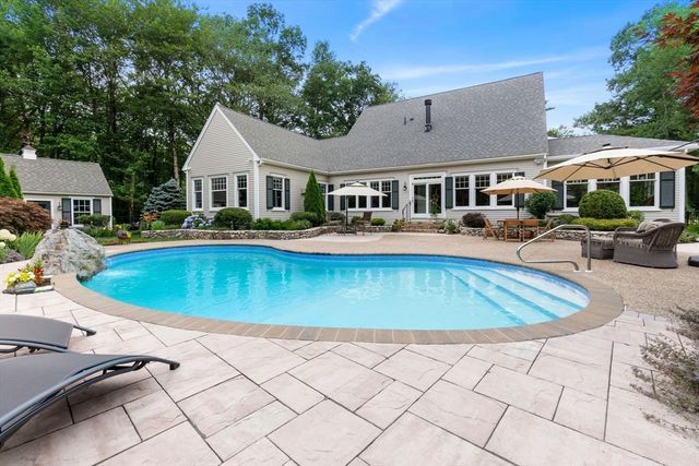 6 Courtney Dr, Newbury, MA 01922
