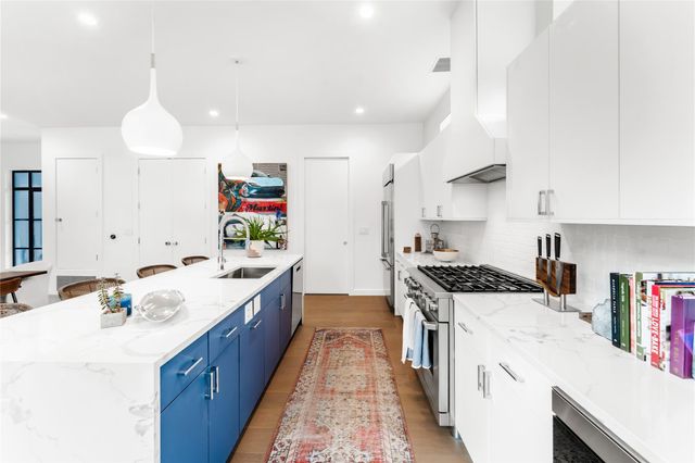 2316 W 7th ST, Austin, TX 78703
