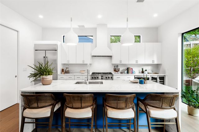 2316 W 7th ST, Austin, TX 78703