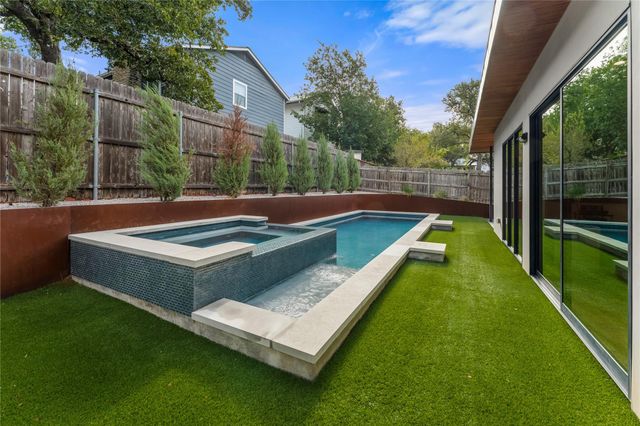 2316 W 7th ST, Austin, TX 78703
