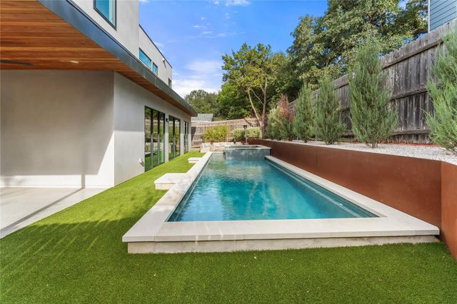 2316 W 7th ST, Austin, TX 78703