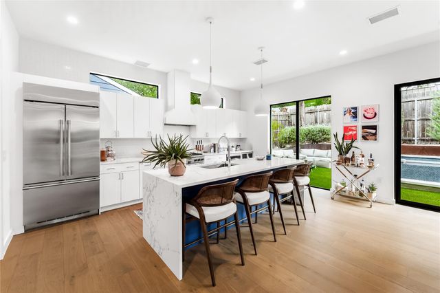 2316 W 7th ST, Austin, TX 78703