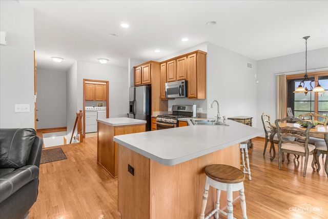 574 Sudbury Circle, Oswego, IL 60543