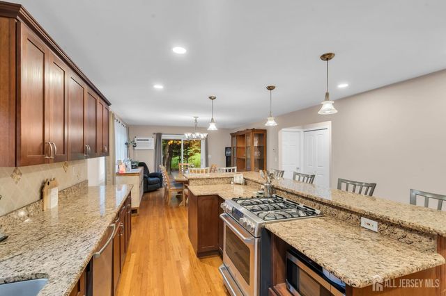 266 Orchard Avenue, Middletown, NJ 07718