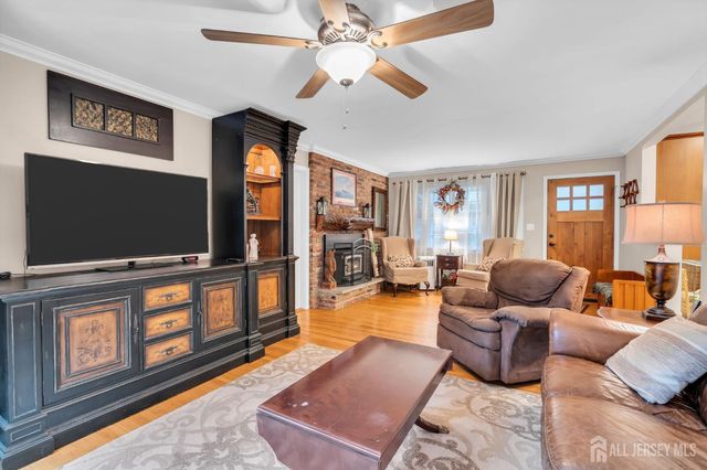 266 Orchard Avenue, Middletown, NJ 07718