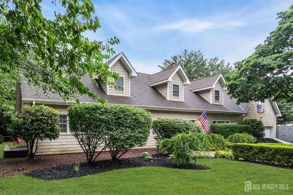 266 Orchard Avenue, Middletown, NJ 07718
