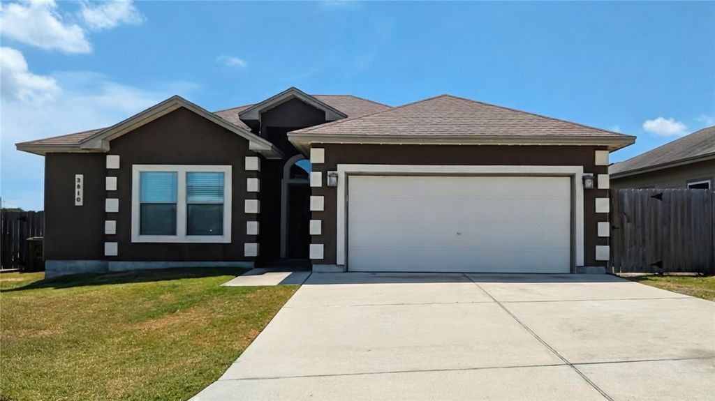 2810 Lake Tranquility Cir, Corpus Christi, TX 78414 — exterior