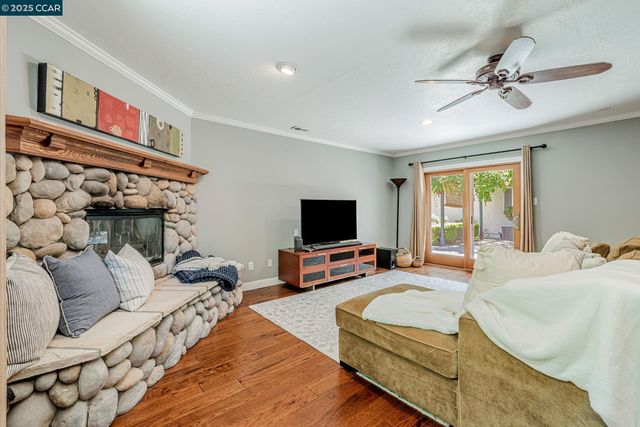 49 Terra Bella Dr, Walnut Creek, CA 94596