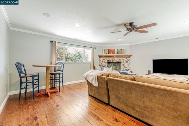 49 Terra Bella Dr, Walnut Creek, CA 94596